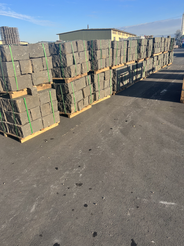 Trockenmauersteine Schwarz Basalt