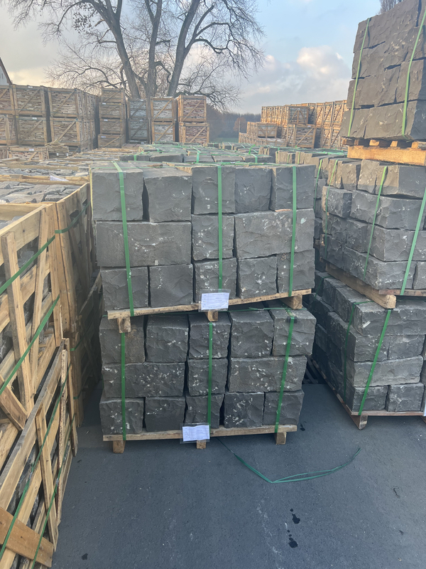 Trockenmauersteine Schwarz Basalt