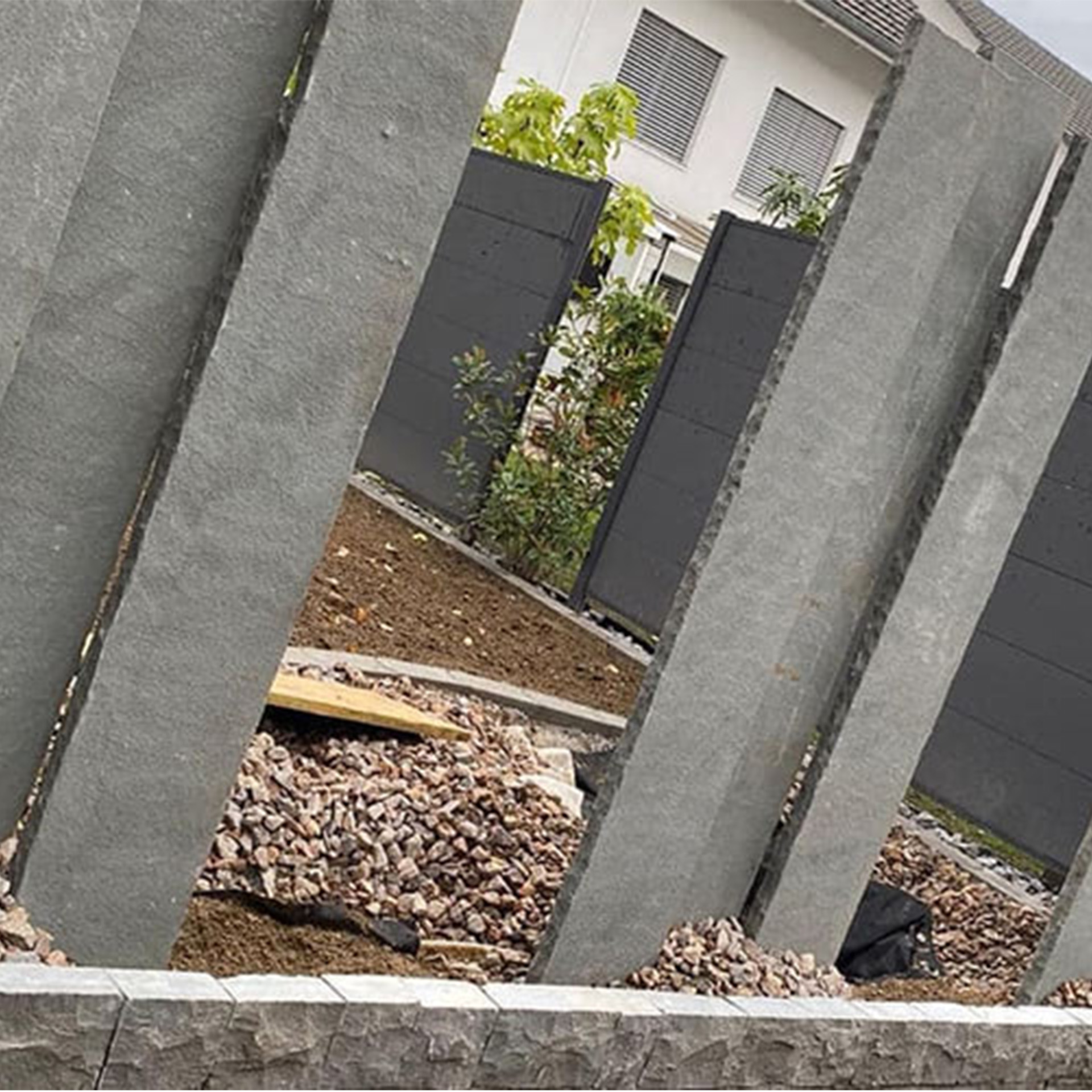 Palisaden Grau geflammt