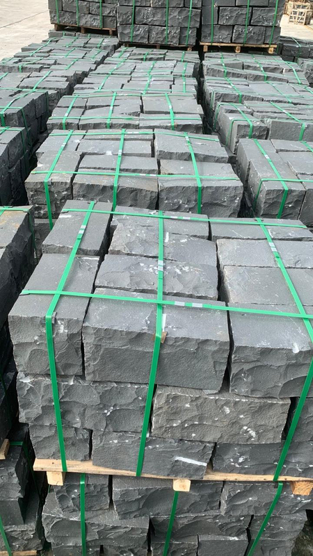 Trockenmauersteine Schwarz Basalt