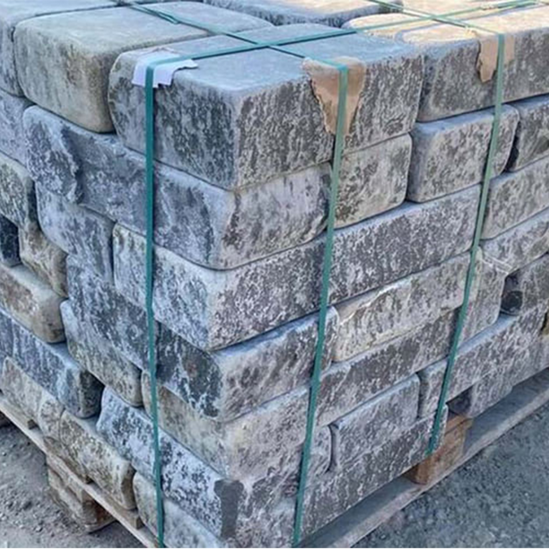 Mauersteine Grau ”Antik”