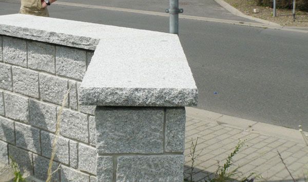 Mauerabdeckung aus Granit