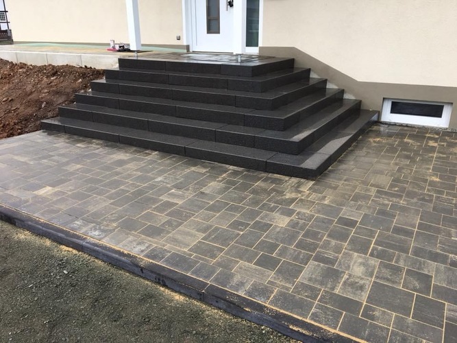 Blockstufen Anthrazit