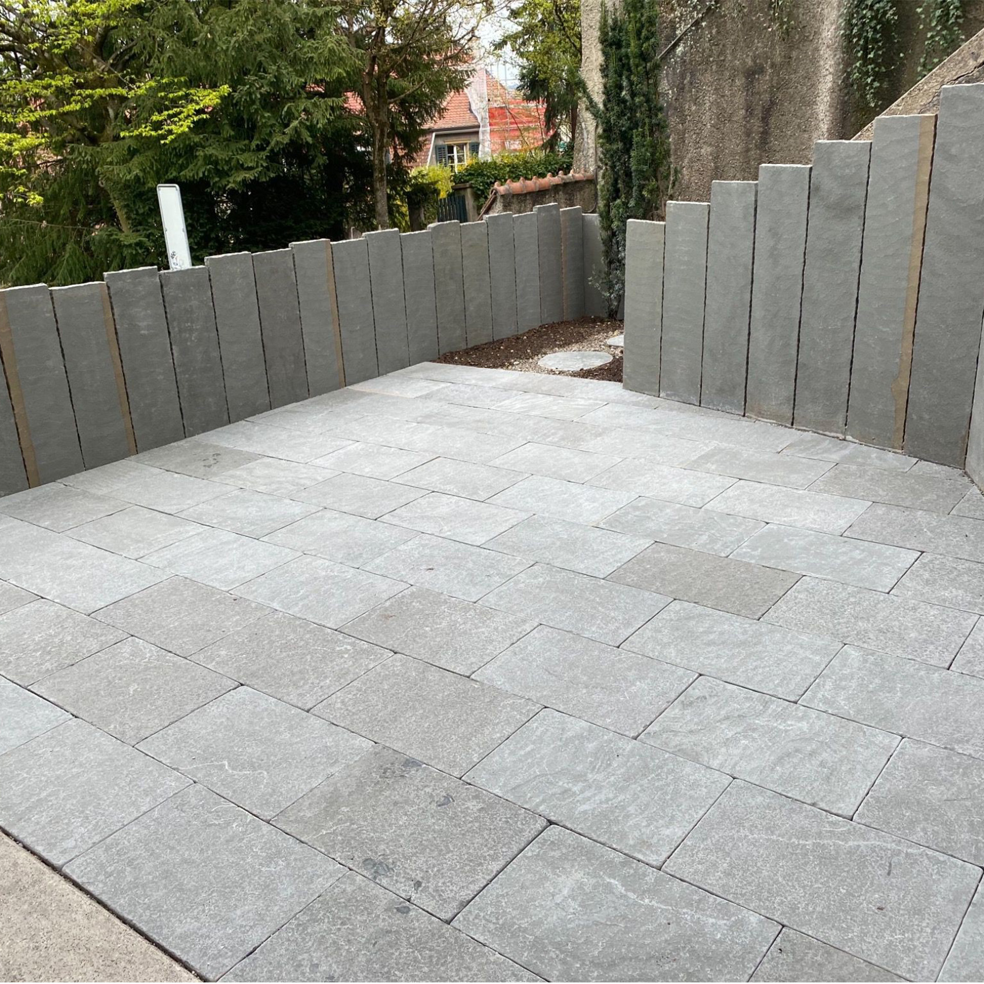 Terrassenplatten Antik Grau geflammt