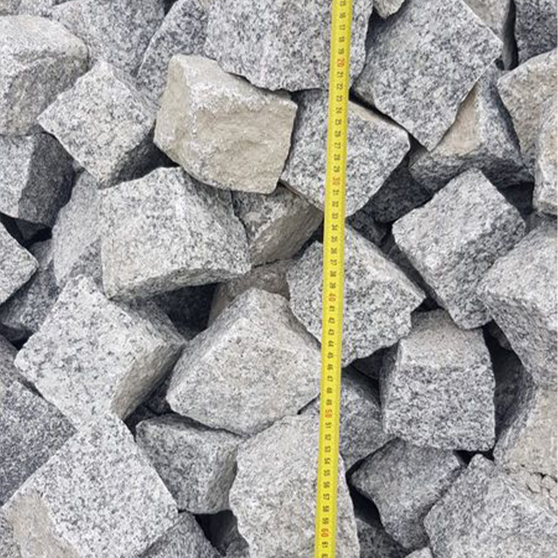 Pflasterstein – Granit Grau gespalten