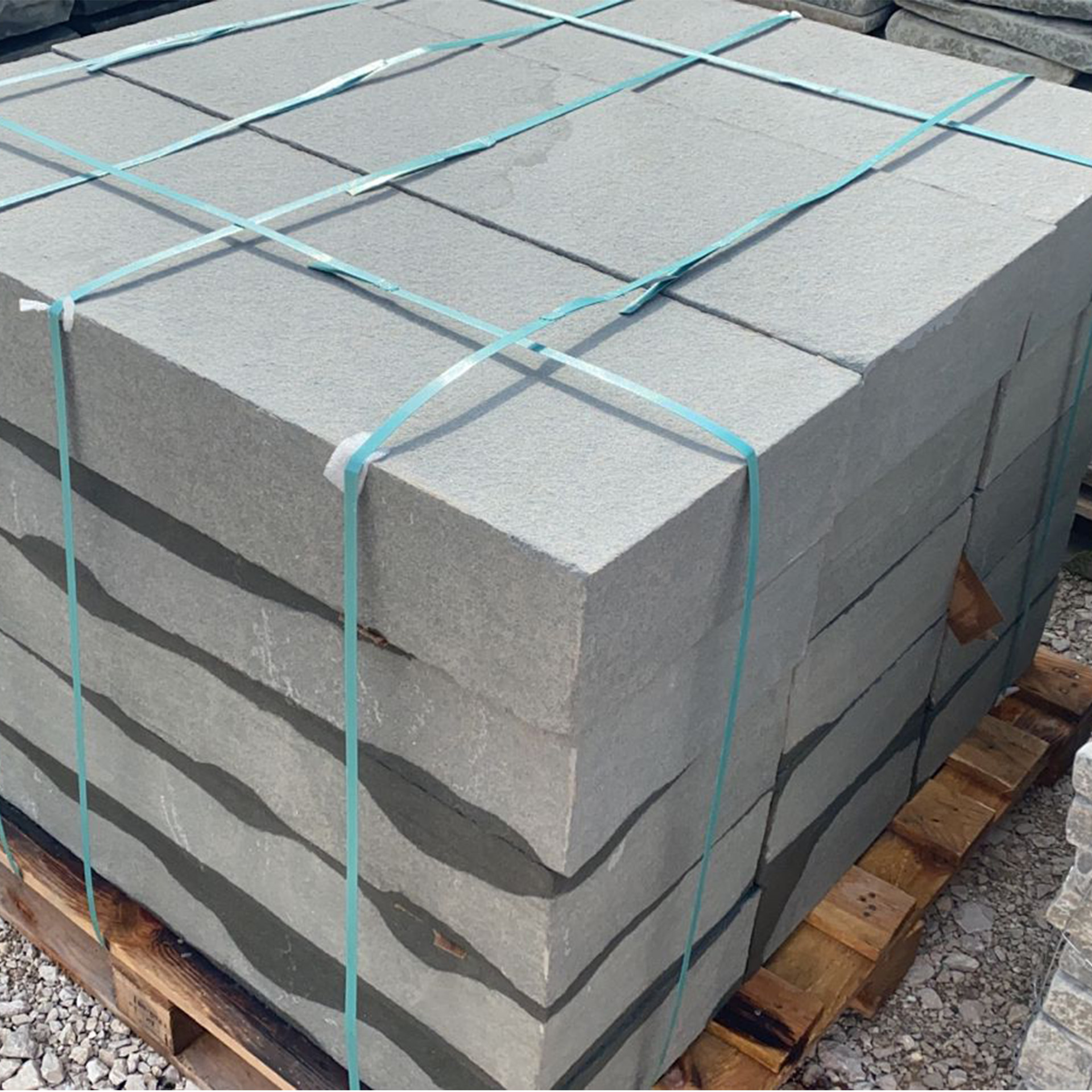 Blockstufen Grauwacke ,,Italia'' geflammt